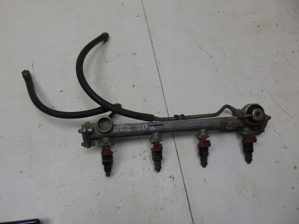 фото №1, Mercedes w202 w210 r170 молдинг впрыскная двигателя бензин m111 r1110781045