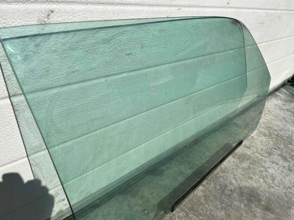 Стекло правая пассажира боковая дверь mercedes w124 купе ce c124 a124 кабриолет Киев
