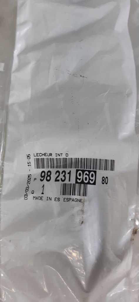 фото №5, Opel corsa f молдинг уплотнитель правый перед 9823196980