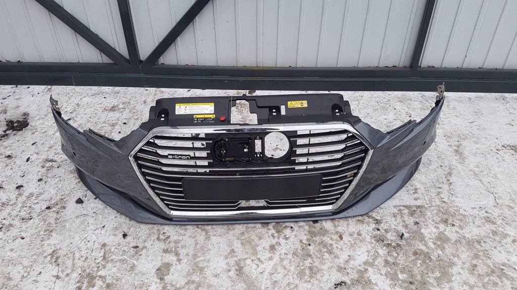 Audi a3 8v 8v4 e-tron рестайлинг  бампер перед передний хороший нет клеёный Киев