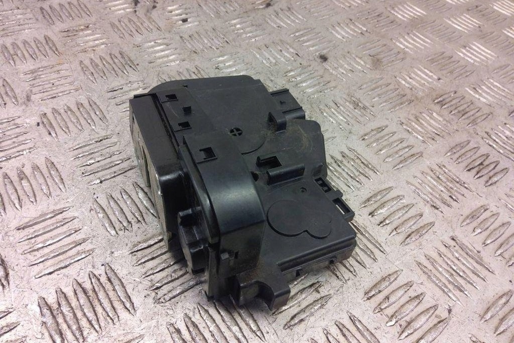 фото №12, Замок задніх правих двері hyundai i40 cw vf a045035 1.68l дизель 100kw