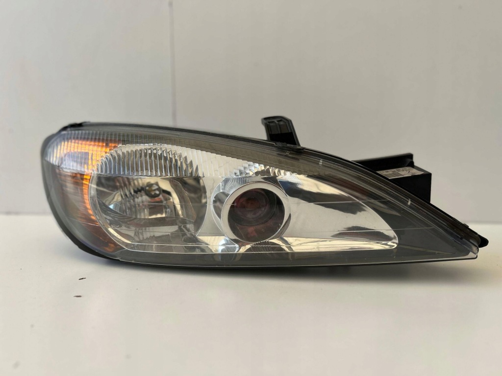 фото №1, Nissan primera p11 lift лампа правая перед 260109f600 оригинал