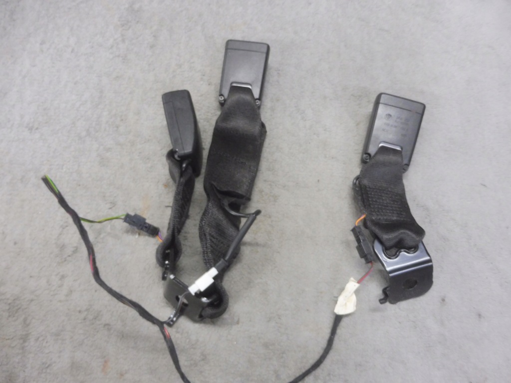 фото №1, Bmw f21 пряжка поперечина кліпса pas безпеки задня задній комплект 7266352