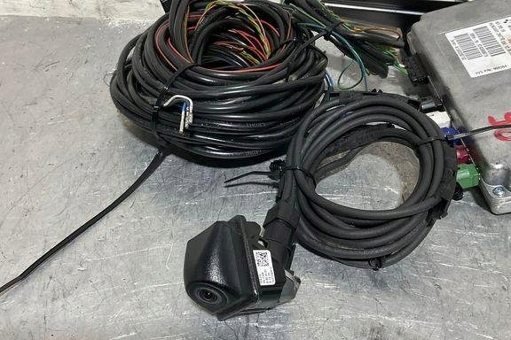 фото №10, Модуль камеры заднего вида bmw 7 f01, f02 9240988 4.4l бензиновый 2010