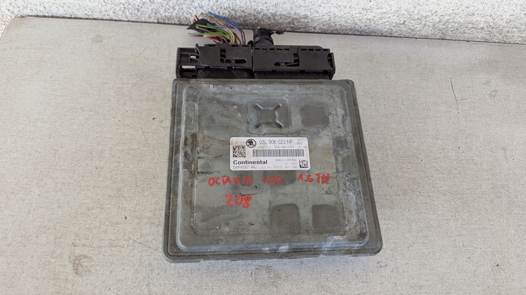 фото №1, Бортовой компьютер skoda octavia ii lift 1.6 tdi [208]