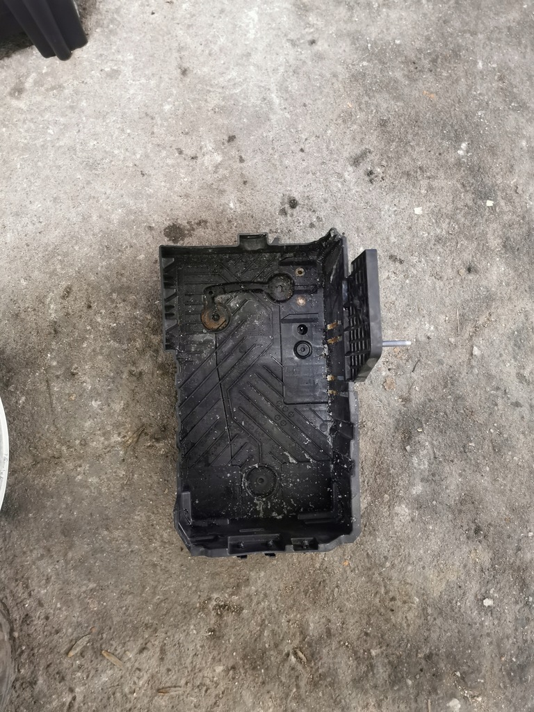 фото №1, Opel corsa f основание аккумулятор 9830928180