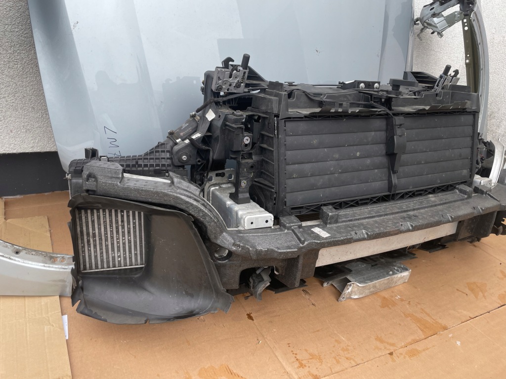 Audi q7 4m рестайлинг  3.0 tfsi перед комплектный  бампер капот ремень фары lm7p Недорого