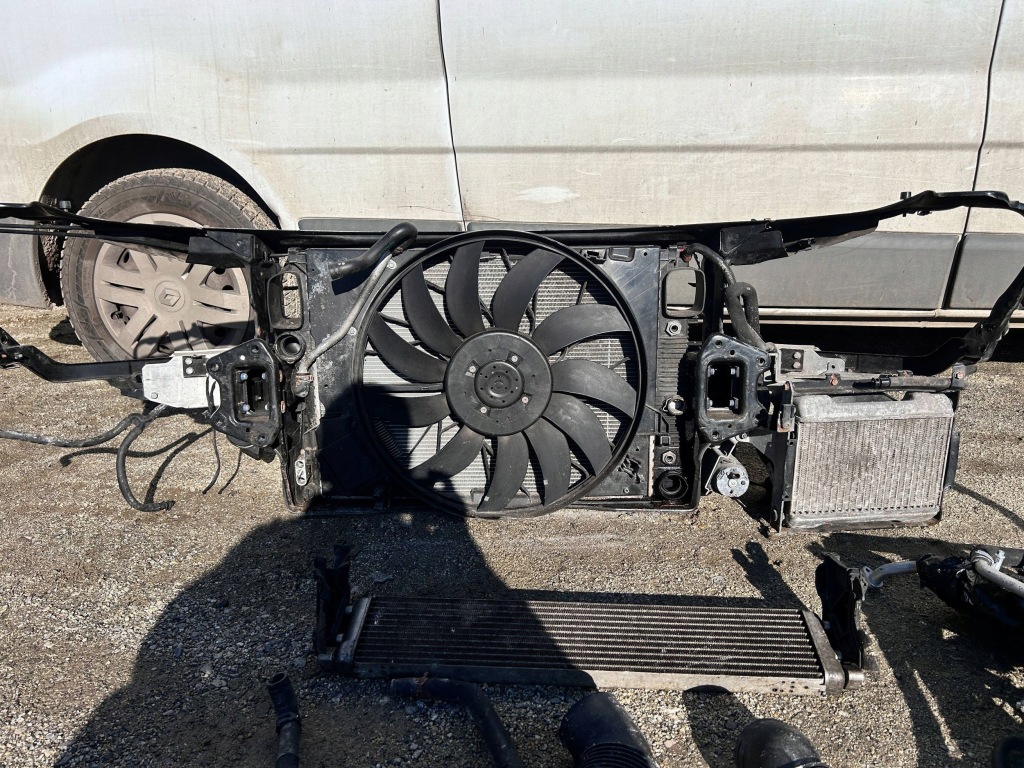 Mercedes w221 2012 6.3 amg pas передній радіатор вентилятор Недорого