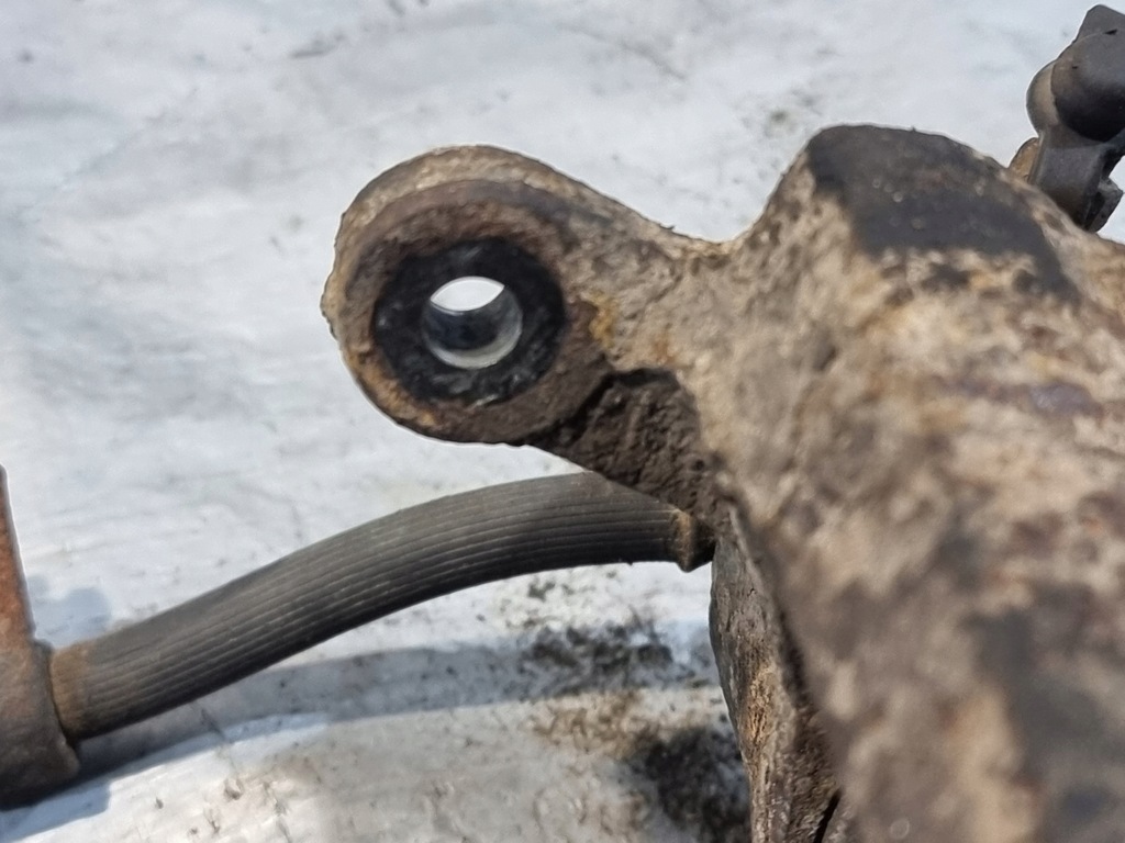 фото №11, Суппорт тормозной левый перед hyundai sonata v 2.0 crdi 103kw