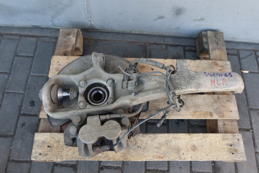фото №1, Mercedes w166 ml поворотный кулак правая a16610
