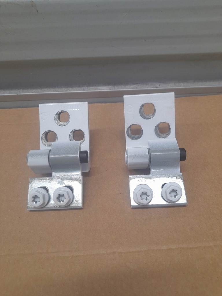 фото №1, Петли дверь mercedes atego a973720037 nowe оригинал