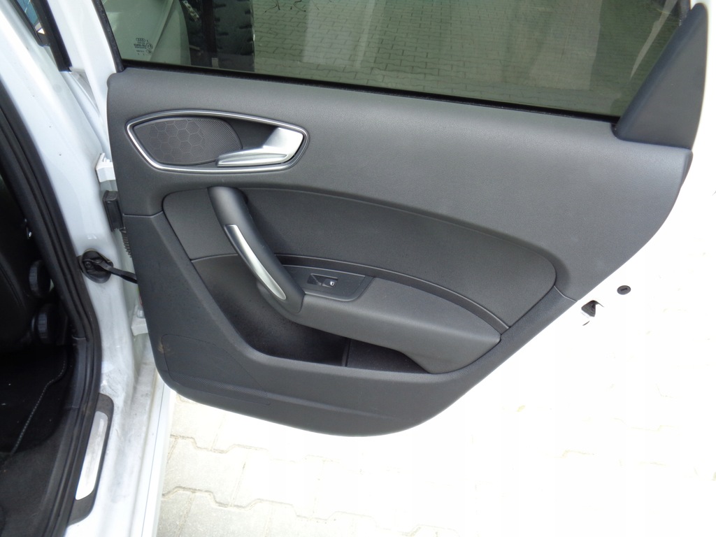 фото №15, Audi a1 5d s-line сидіння заднє сидіння шкіра підігрів 10-18