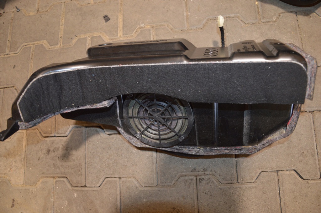 фото №1, Audi s6 c5 kombi сабвуфер bose