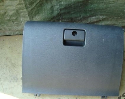 фото №1, Toyota corolla verso ii 04- бардачок пасажира