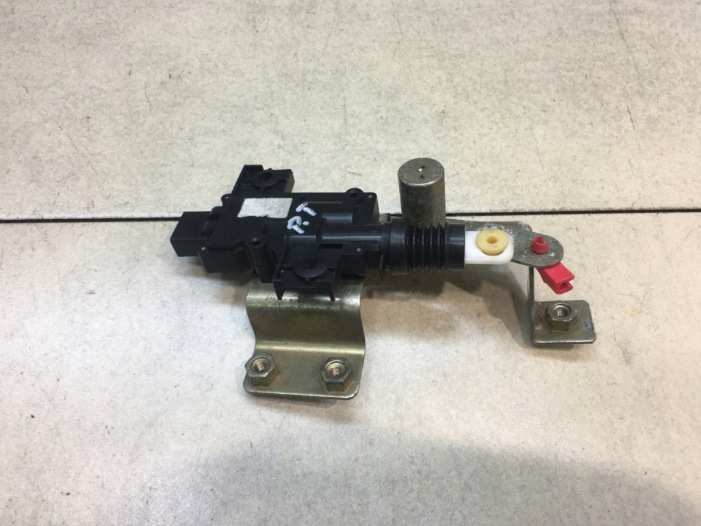 фото №1, Привод замка правый задняя pt cruiser 05027198ad