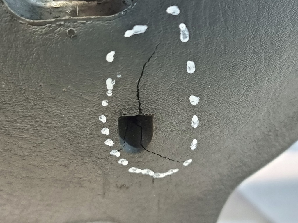 фото №8, Воздуховод оригинальный номер 8200344080 renault clio ii campus 08r