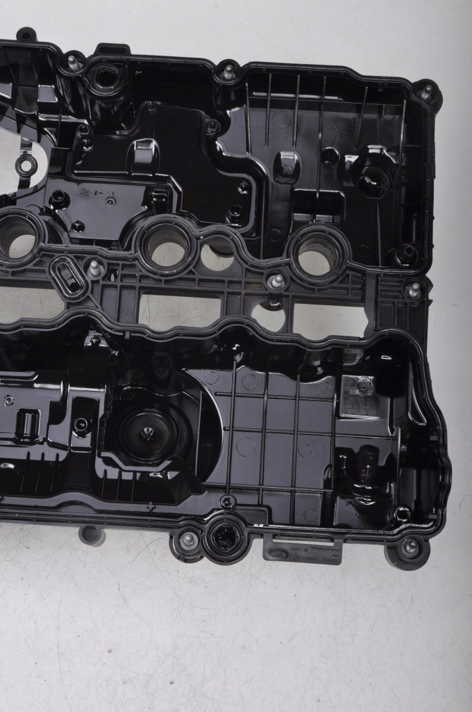 Bmw x1 f48 2.0 крышка клапанов 8631745 Киев