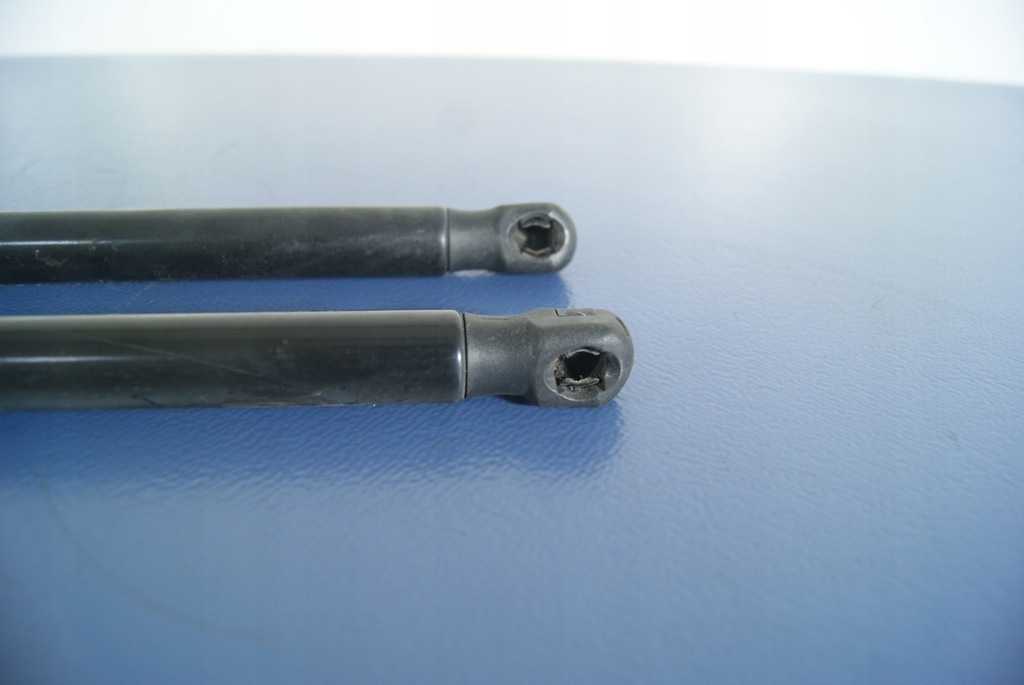 фото №3, Skoda rapid амортизатор задній кришки 5ja827550