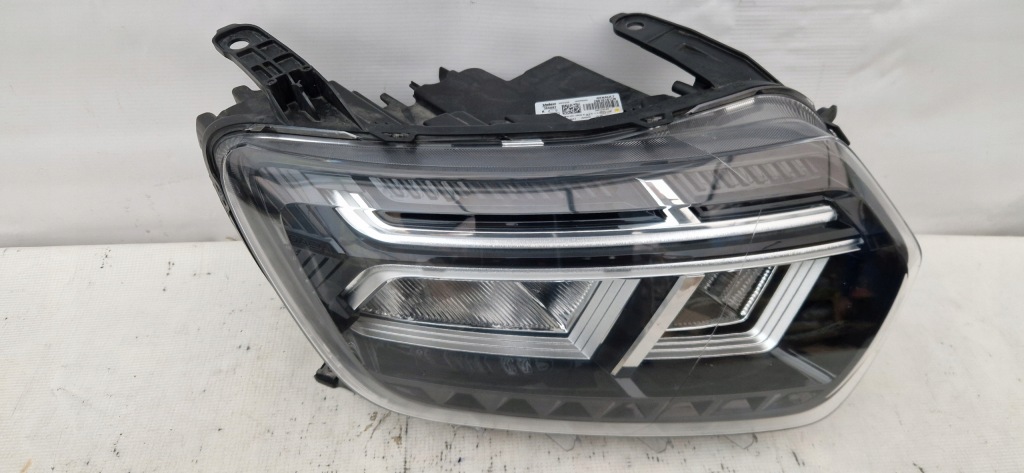 Dacia duster 2 2 рестайлинг  full led фара передняя правый Оригинал