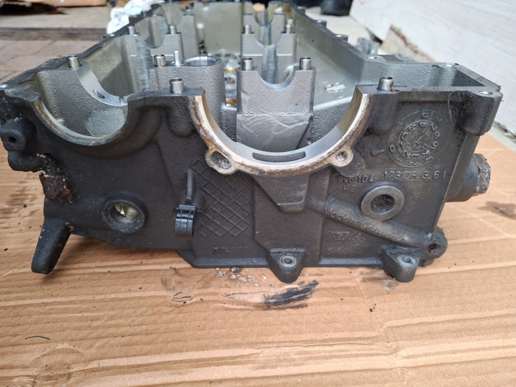 Головка двигателя porsche 996 3.6 m96.03 в Украине