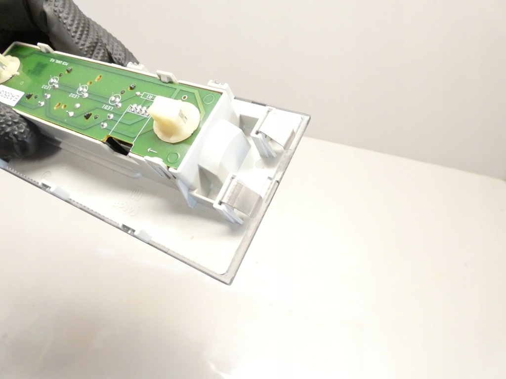 фото №4, Лампа освітлення салону задня opel signum 02-08 024439391