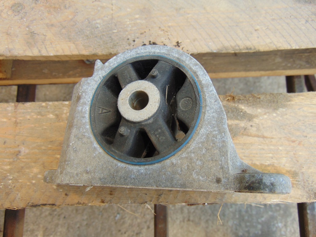 фото №4, Кронштейн подушка двигателя mini cooper one 1.6 бензин