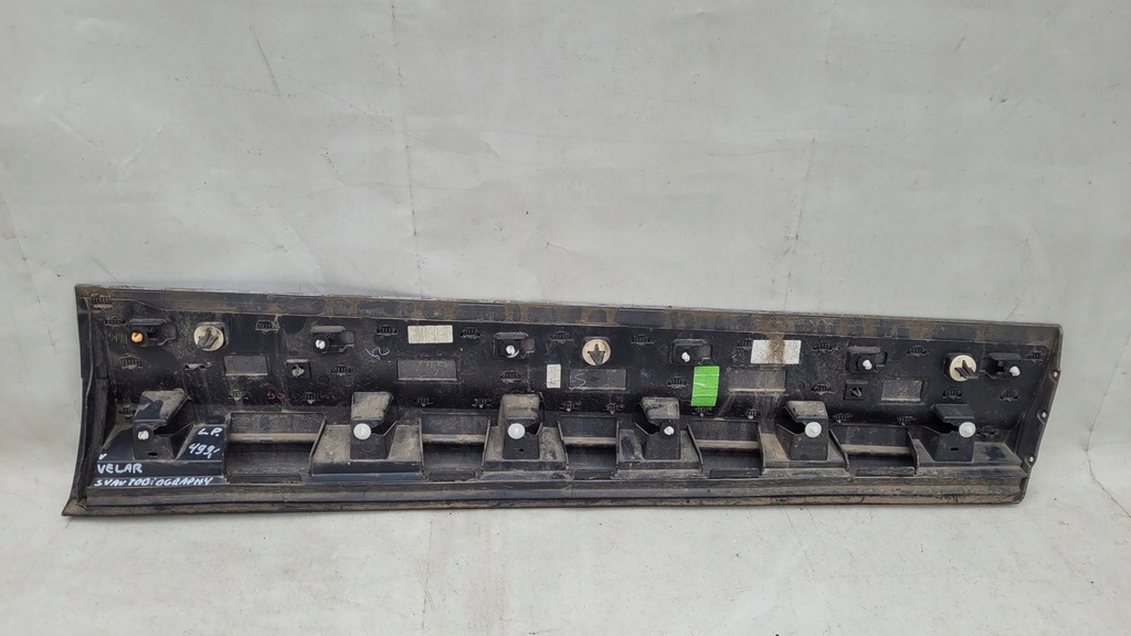 фото №2, Velar sv autobiography молдинг дверь левая перед