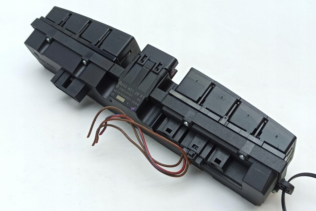 фото №7, Кнопка аварийных mercedes-benz clk c209 2038212881 2.7l дизель 2004