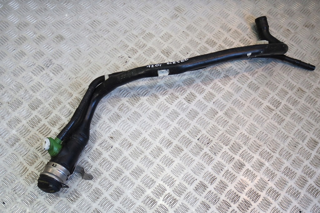 фото №1, Заливная горловина топлива bmw 7 g11 g12 дизель