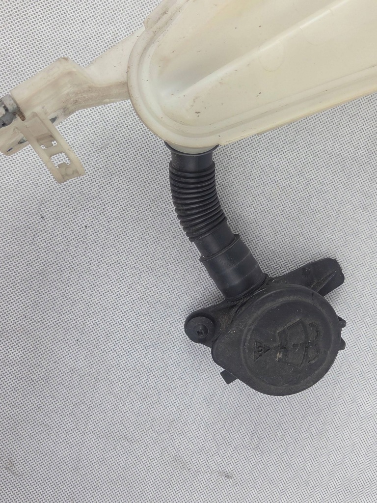 фото №6, Bmw 3 f30 f35 f31 2012 бак жидкость do омывателя 7241671