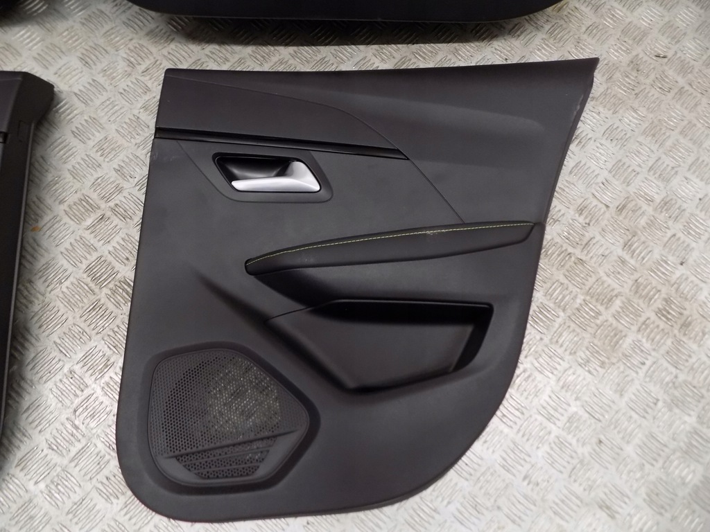 фото №4, Peugeot 208 ii gt обшивка обшивки обивка дверь