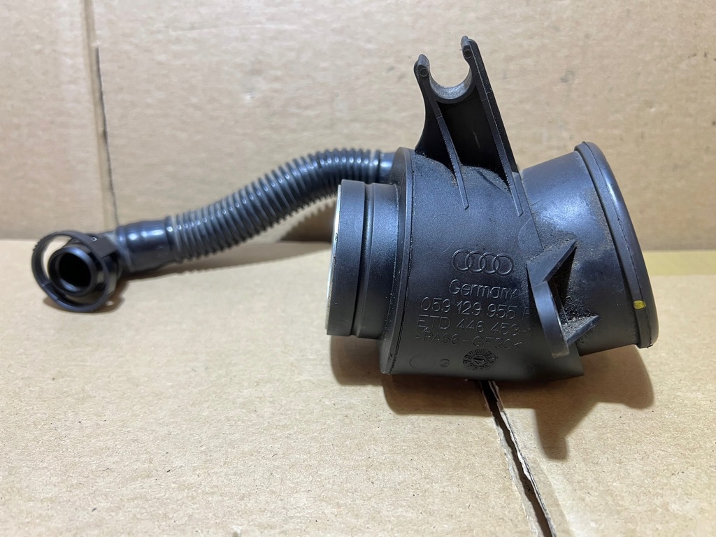 фото №2, Audi a6 c7 3.0 tdi резонатор турбины труба воздуха 059129955p 059103221aj