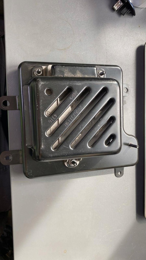 фото №1, Renault clio iv усилитель bose 280637752r