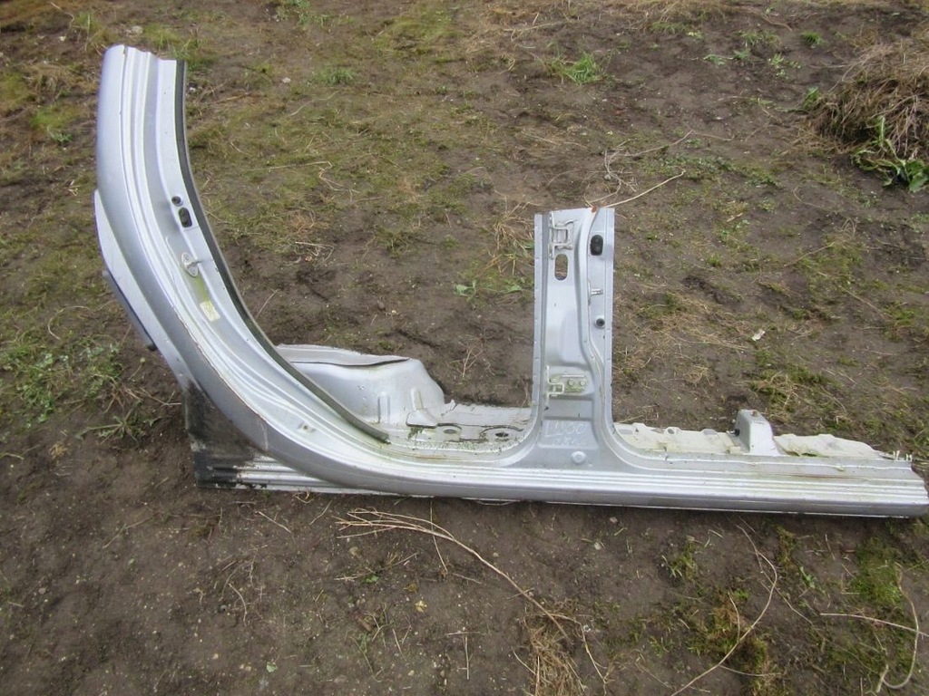 фото №1, Mitsubishi l200 2007 порог правый + стойки