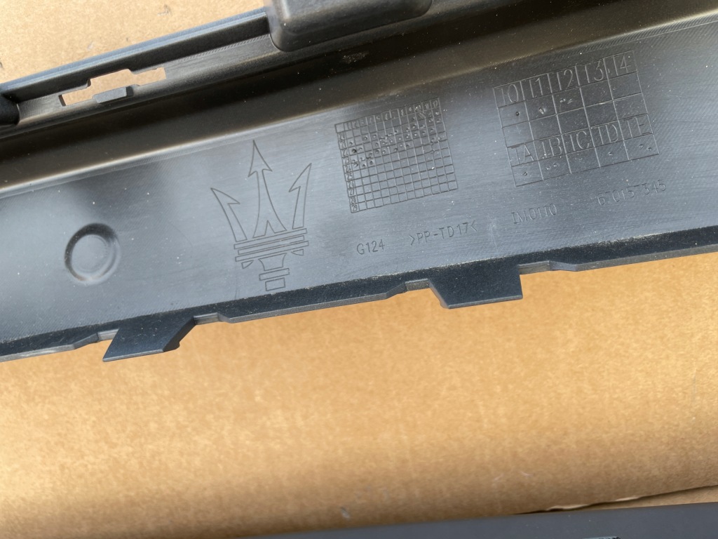 Купить Maseratti gracale бампер перед передний новый оригинальный 670157345 идеальное состояние