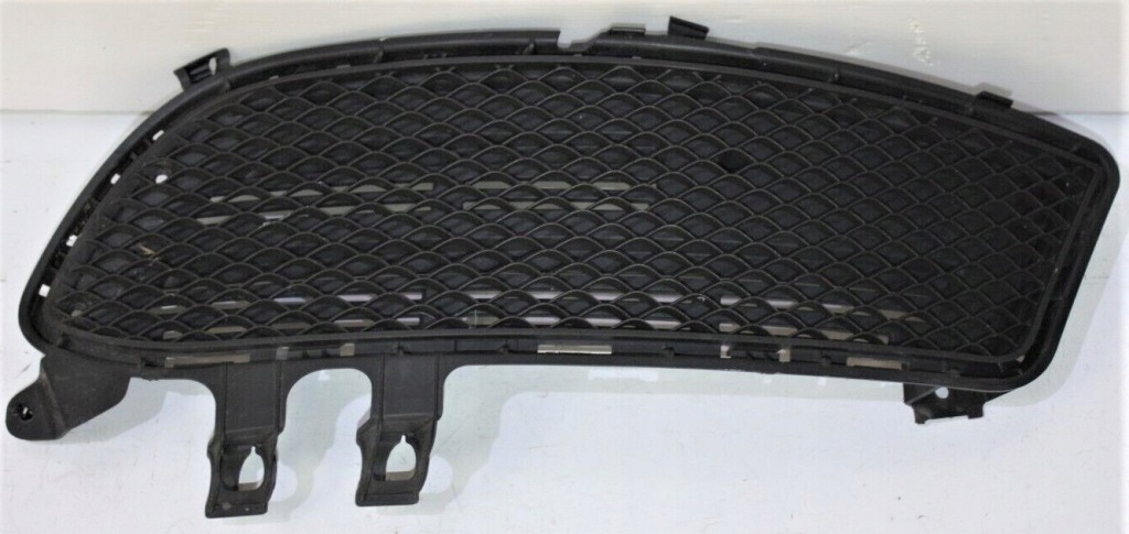 Купить A-klasa w176 решётка бампера правая amg