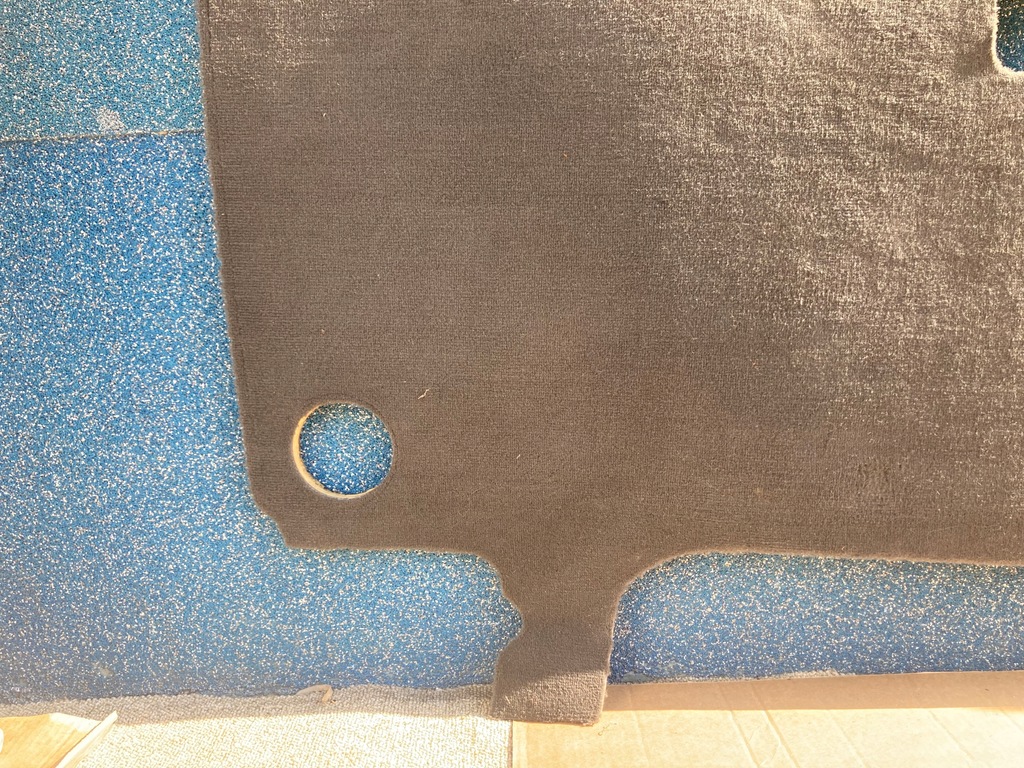 фото №4, Vw t5 caravelle пол обшивка задняя коврик задний