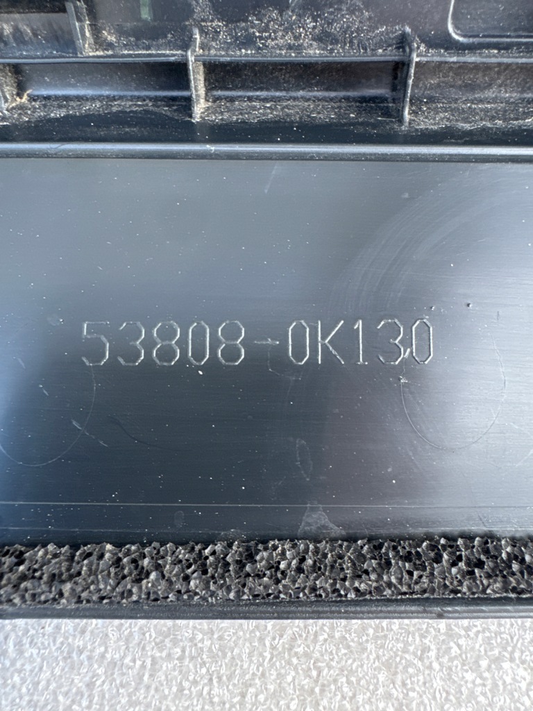 Накладка замка капот ліва сторона toyota hilux an120, an130 538080k130 Недорого