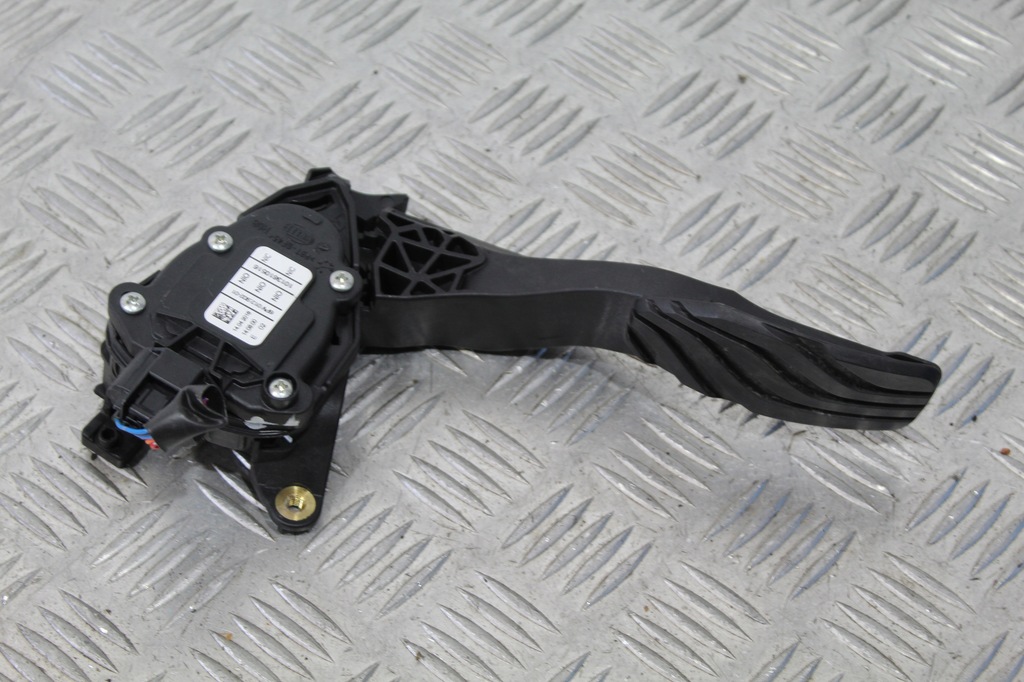 фото №1, Педаль газа nissan micra v 5 k14