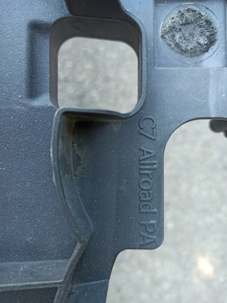 Audi a6 c7 allroad 14-18 рестайлінг  бампер перед 4g0807233j Зі Шроту