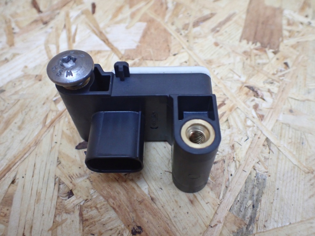 фото №5, Датчик удару правий лівий bmw 316d e91 lift kombi europa 6911003