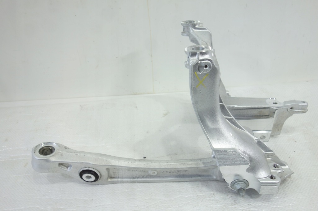 фото №1, Кронштейн двигателя левая рычаг audi a6 a7 c8 80a399295s