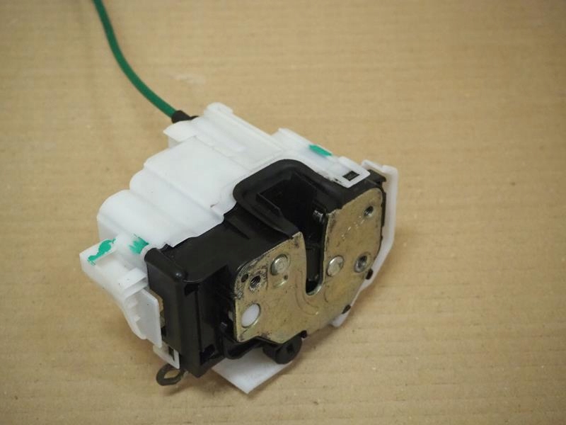 фото №3, Замок дверь правый перед alfa romeo 159