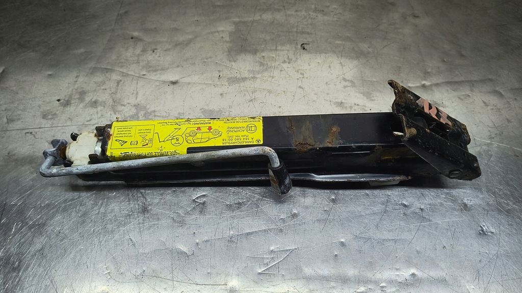 фото №1, Mercedes ml w163 домкрат подъемник автомобильный a163580018