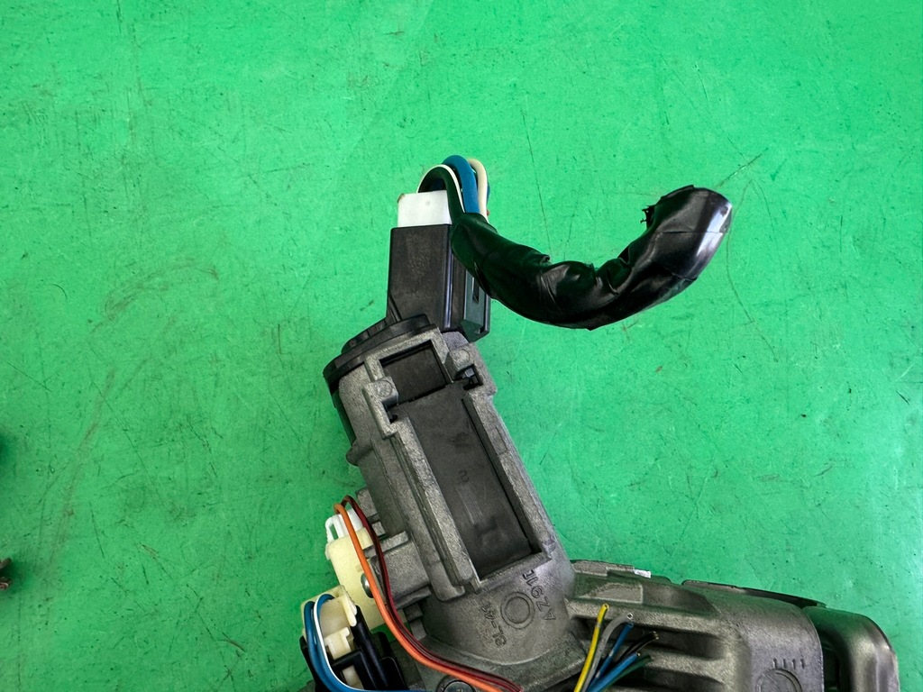 фото №14, Бортовой компьютер набор иммобилайзер запуск r2bg18881d mazda 6 ii gh lift 2.2 mzr-cd 07-12