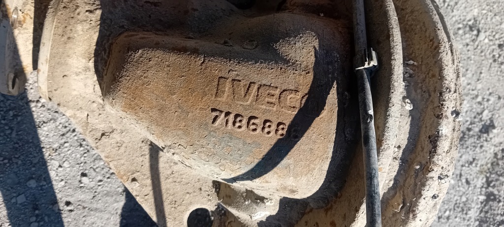 фото №7, Iveco оригінальний номер 2 7186886 міст iveco daily 2009r одинарні колесо