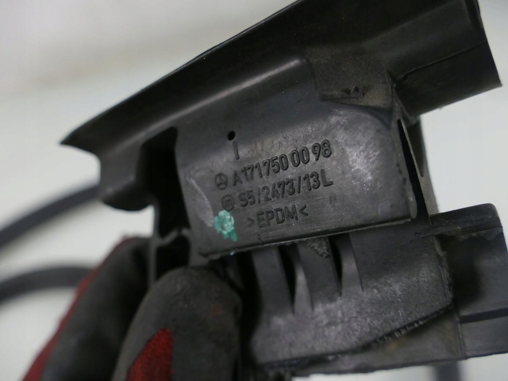 фото №3, Mercedes slk r171 прокладка кришки багажника задня