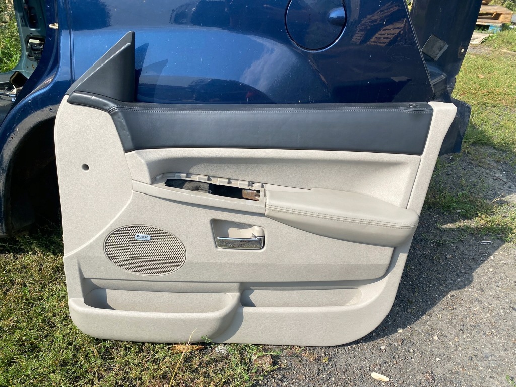 фото №1, Jeep grand cherokee wk lift обшивка дверь правый перед голый