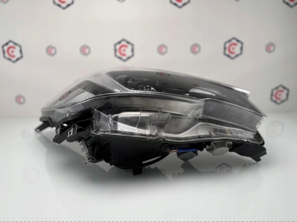 фото №2, Лампа правая перед subaru forester v full led