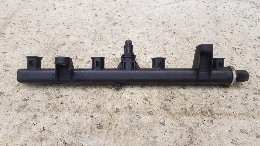 фото №1, Молдинг упорскування alfa romeo 147 2.0 16v 0280151048